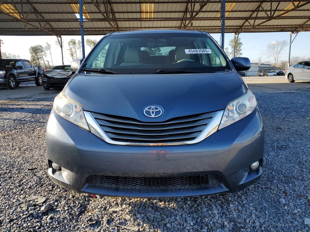 2014 Toyota Sienna - Image 5