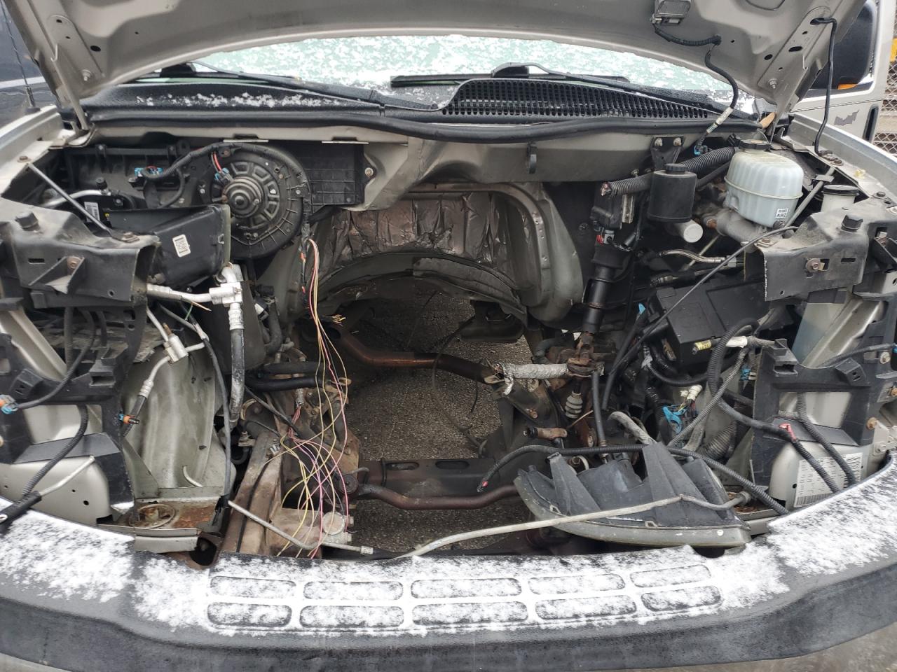2006 GMC Savana - Image 12