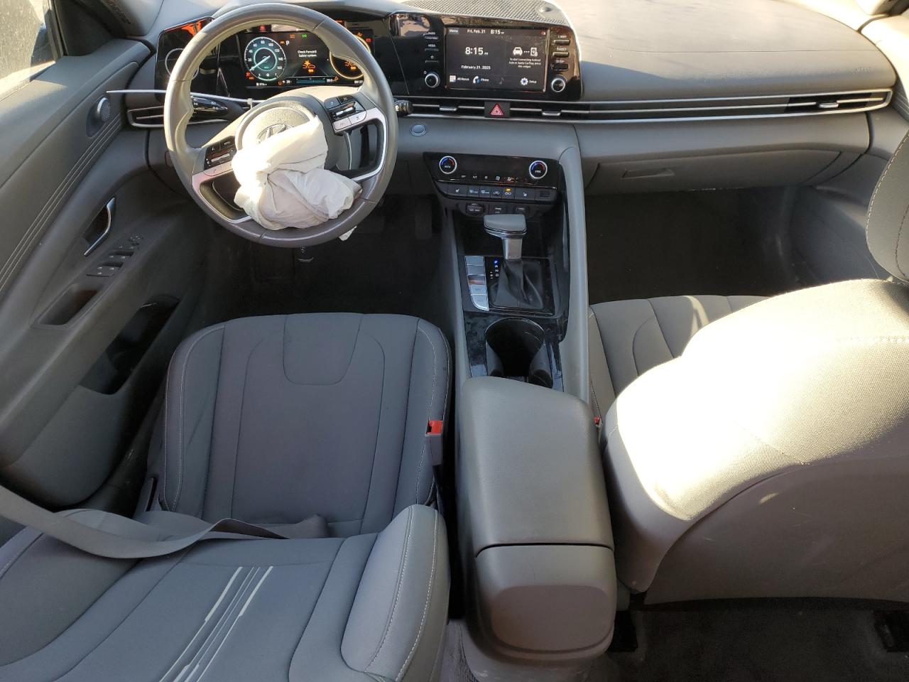 2021 Hyundai Elantra - Image 8