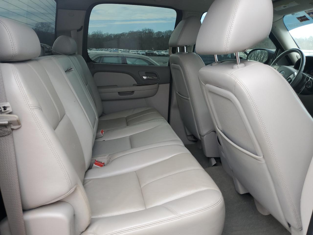 2009 GMC Sierra - Image 10
