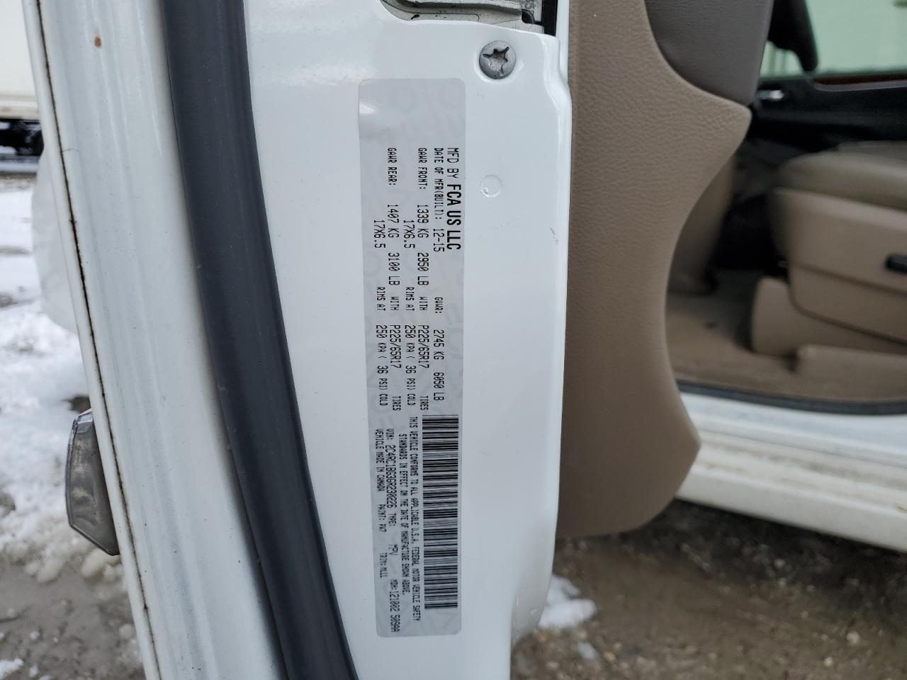 2016 Chrysler Town & Country - Image 13