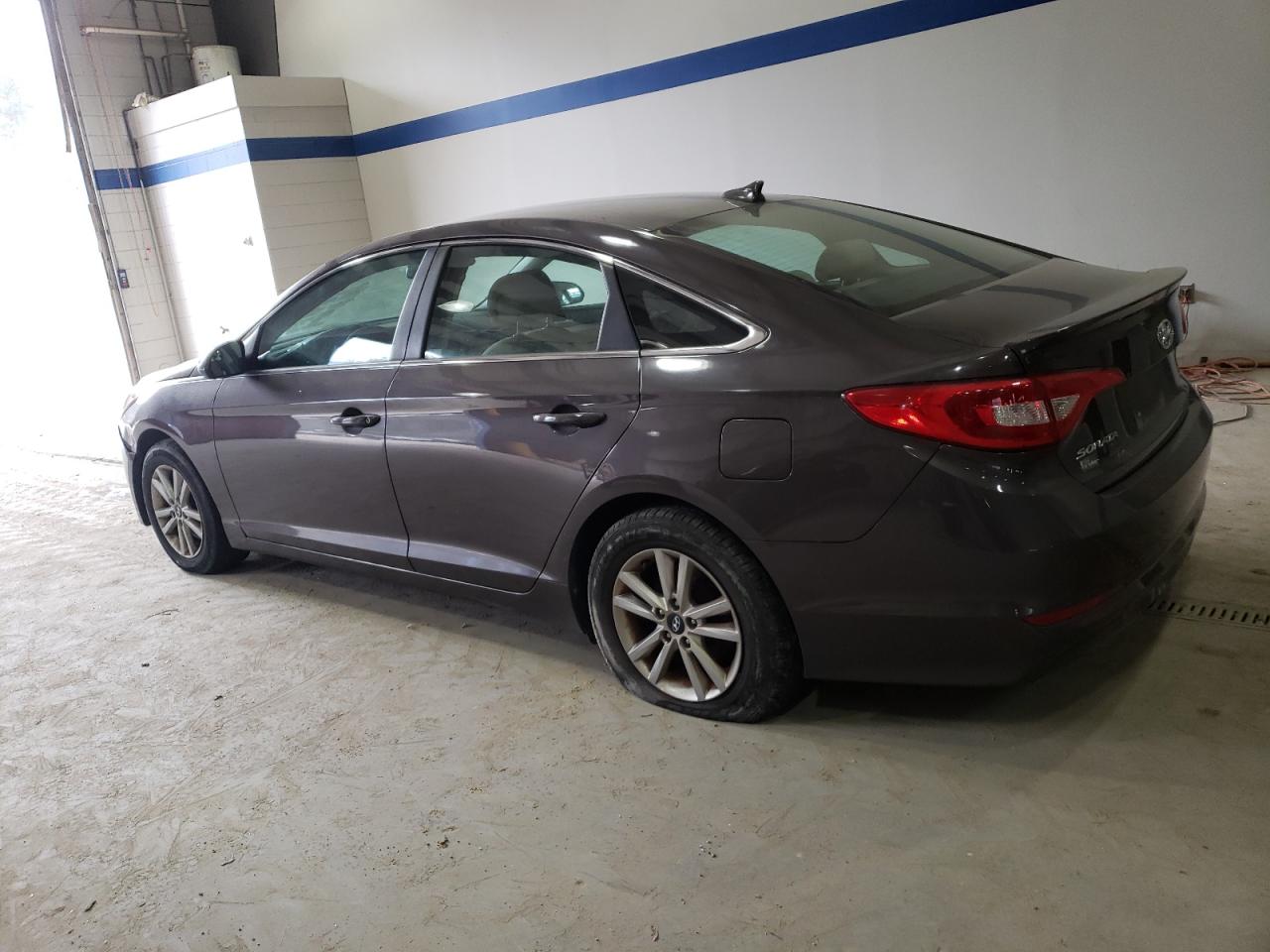 2016 Hyundai Sonata - Image 2
