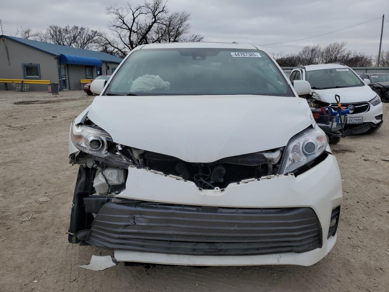 2018 Toyota Sienna - Image 5