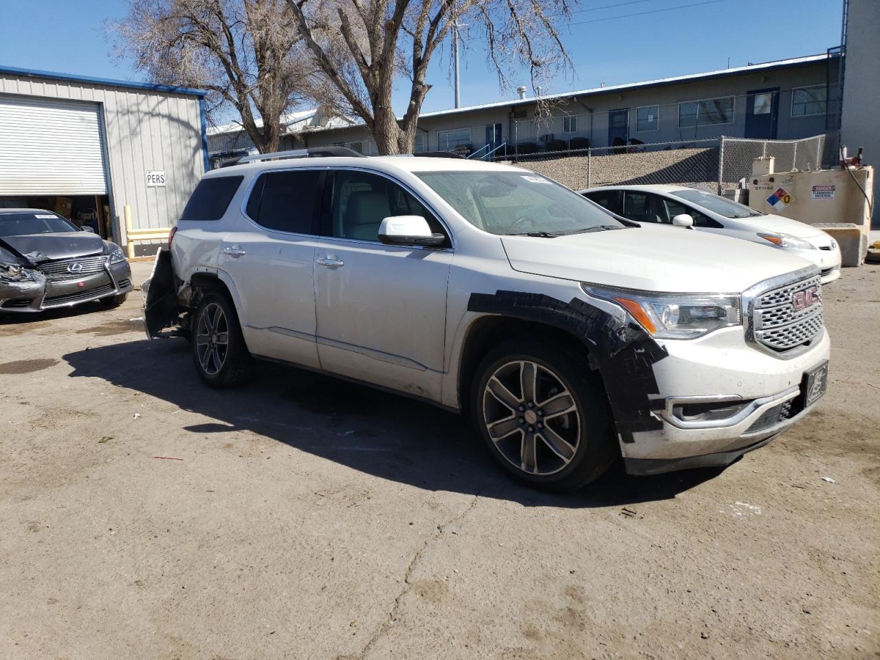 2017 GMC Acadia - Image 4