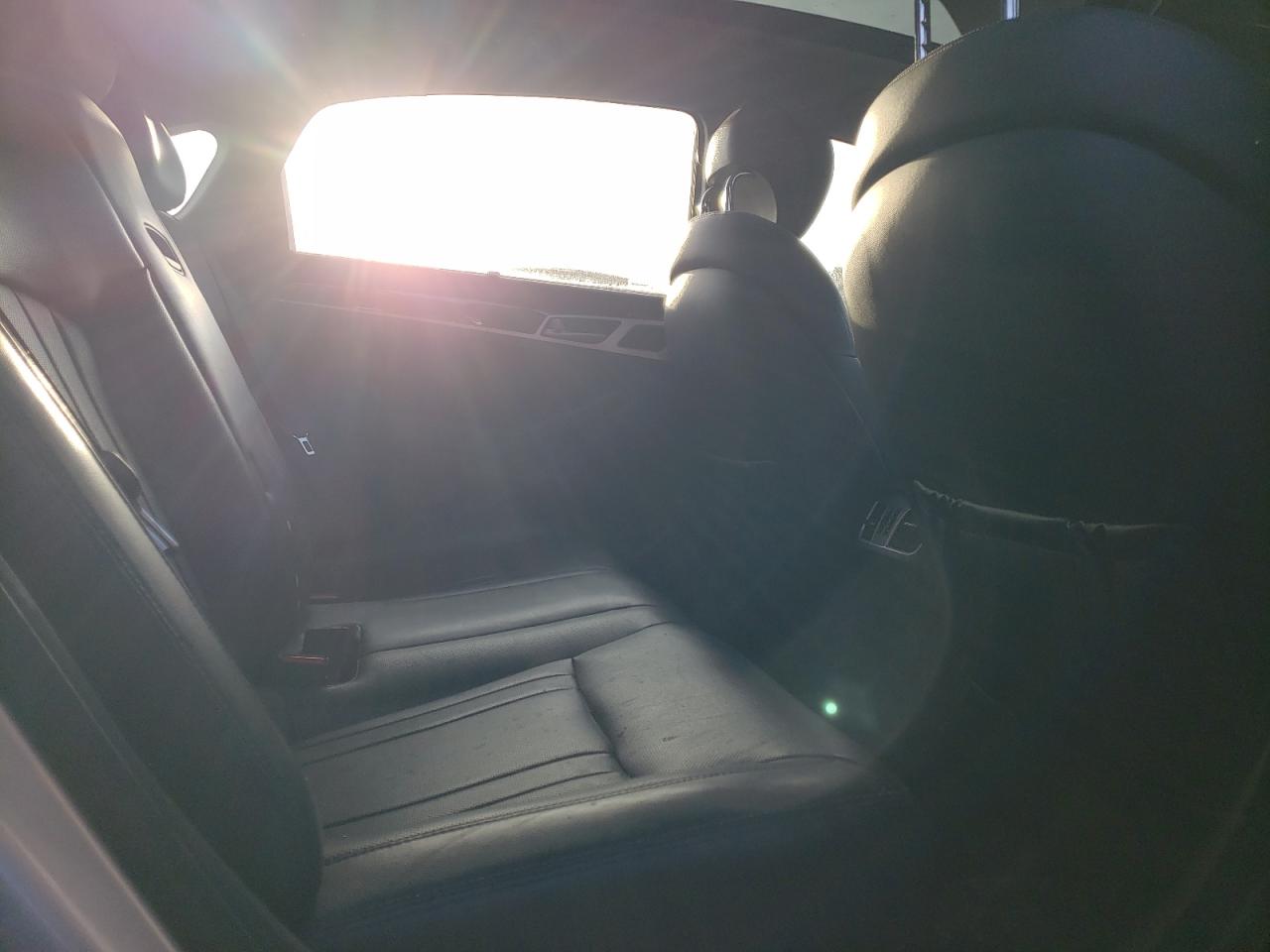 2015 Hyundai Genesis - Image 10