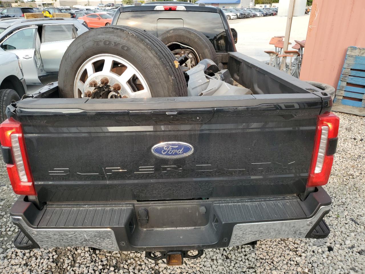 2023 Ford F450 - Image 10