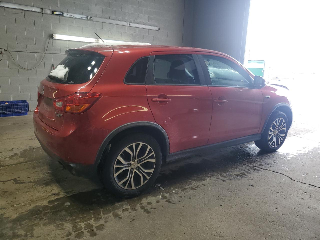 2016 Mitsubishi Outlander - Image 3