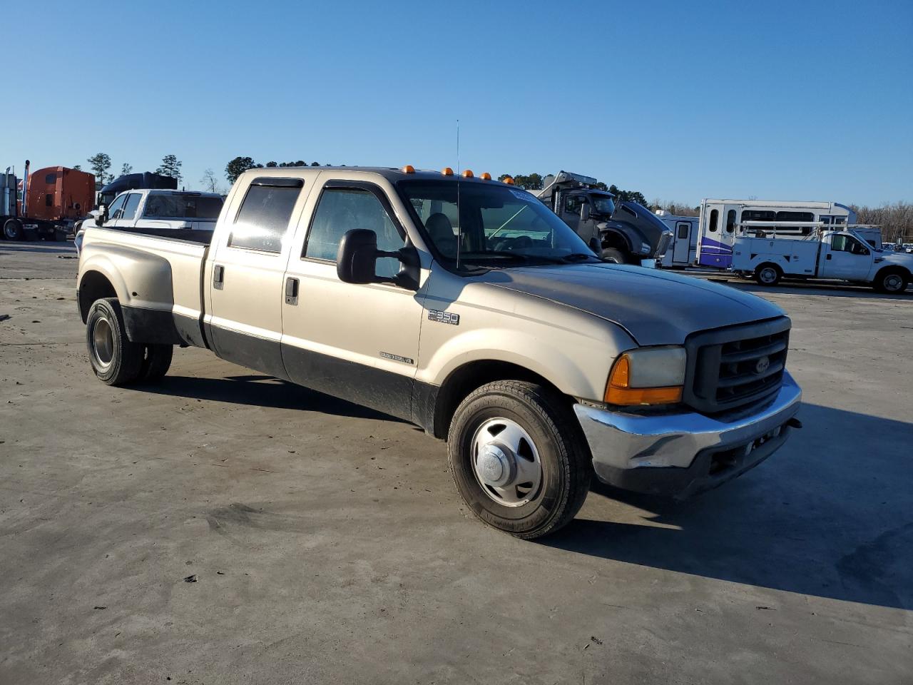 2001 Ford F350 - Image 4