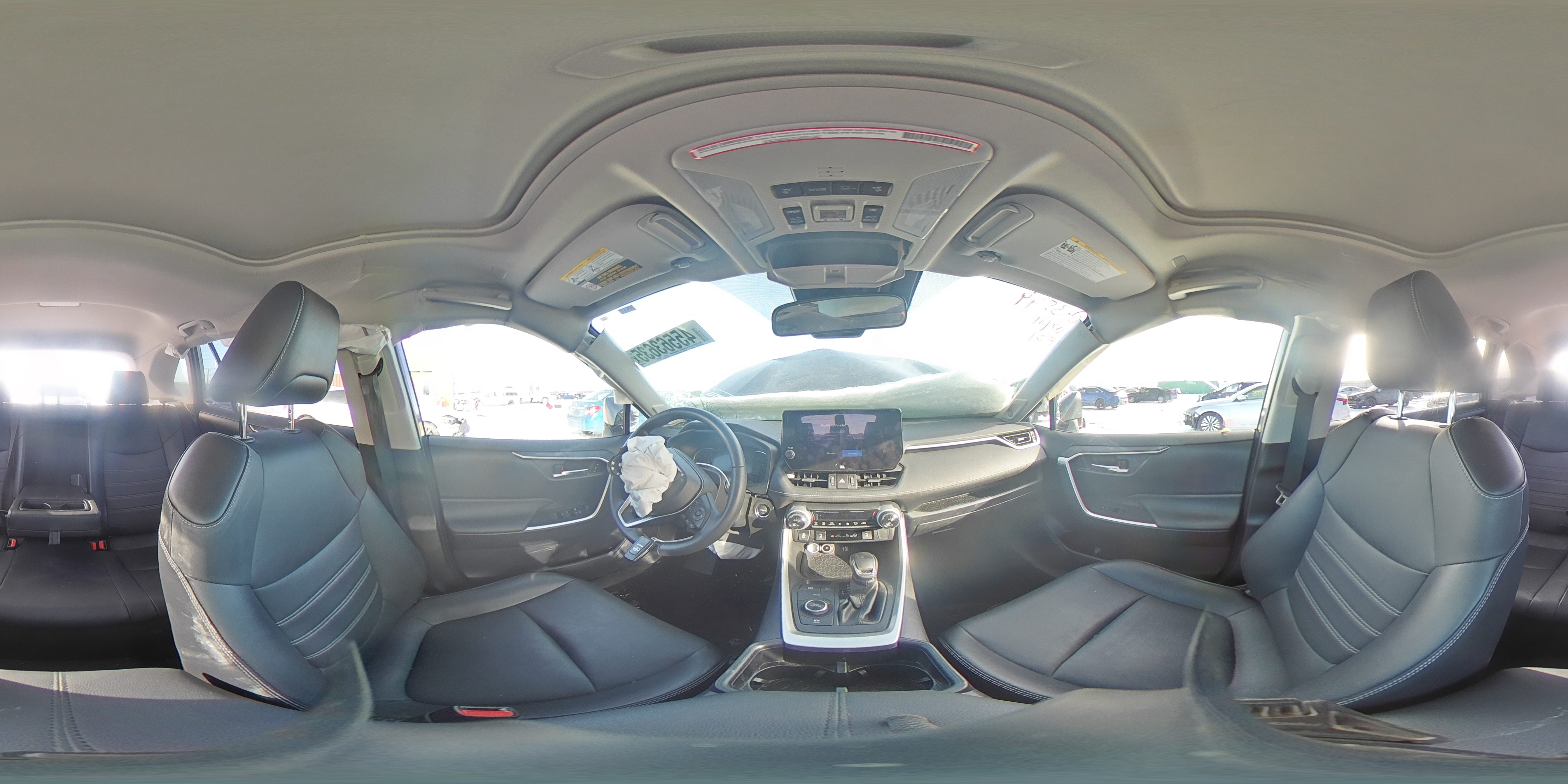 2023 Toyota RAV 4 - Image 12