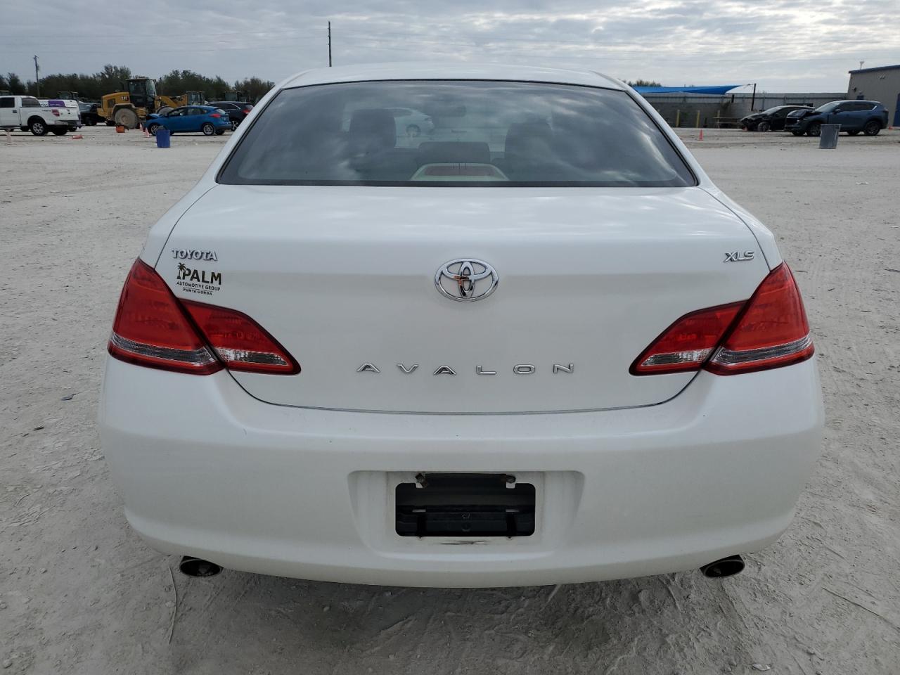 2007 Toyota Avalon - Image 6