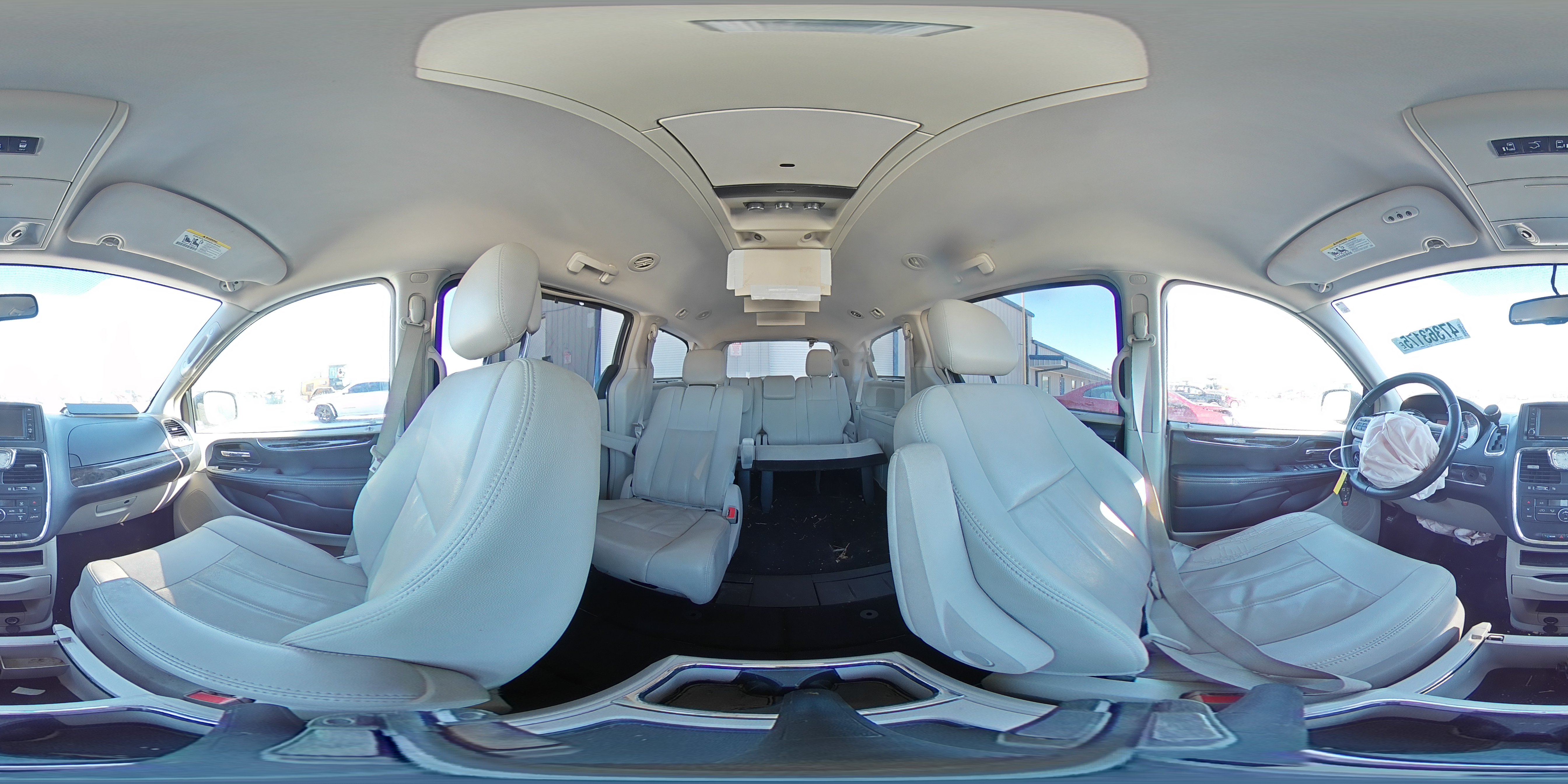 2015 Chrysler Town & Country - Image 13