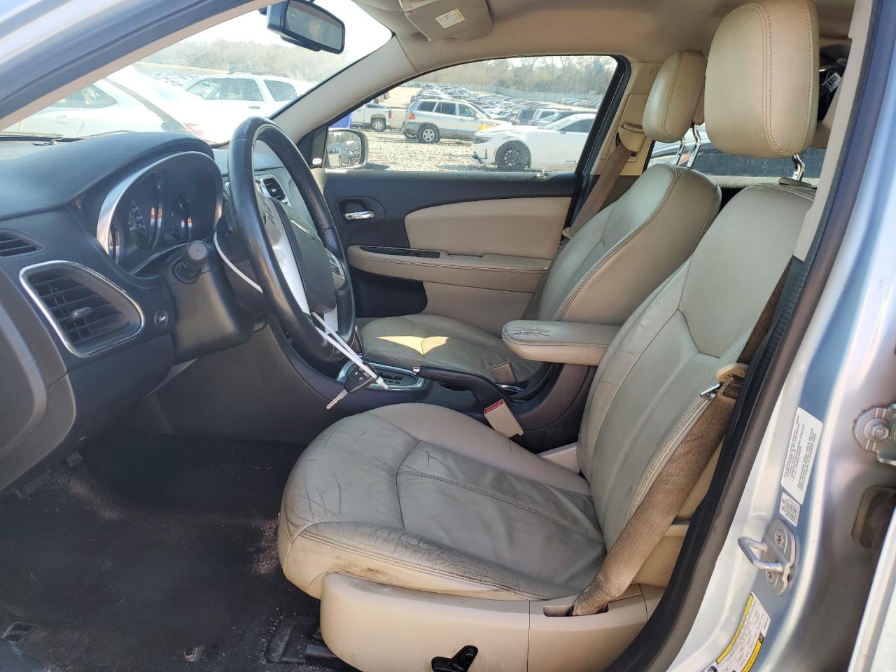 2013 Chrysler 200 - Image 7