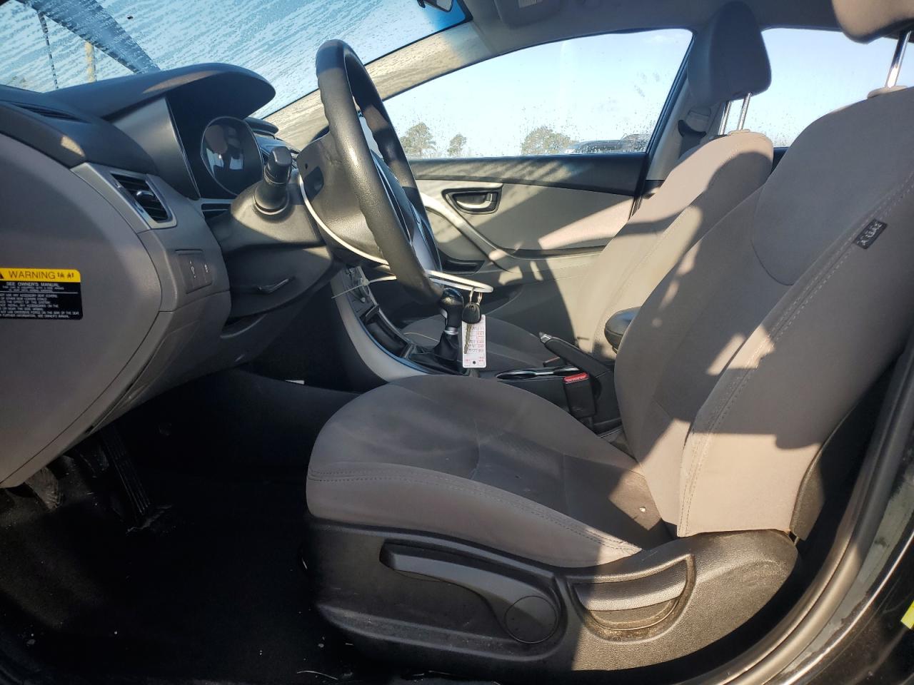2016 Hyundai Elantra - Image 7