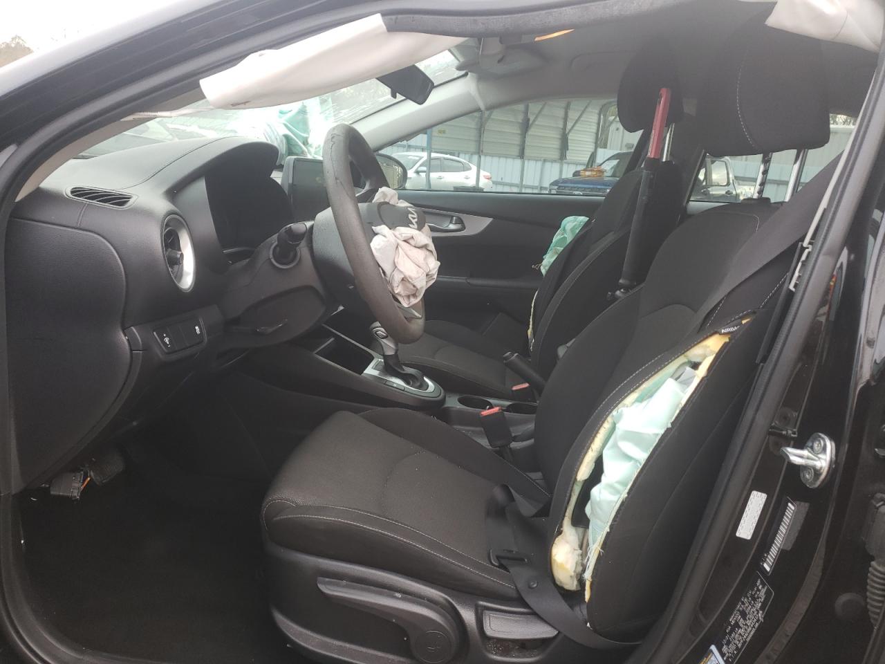 2022 Kia Forte - Image 7