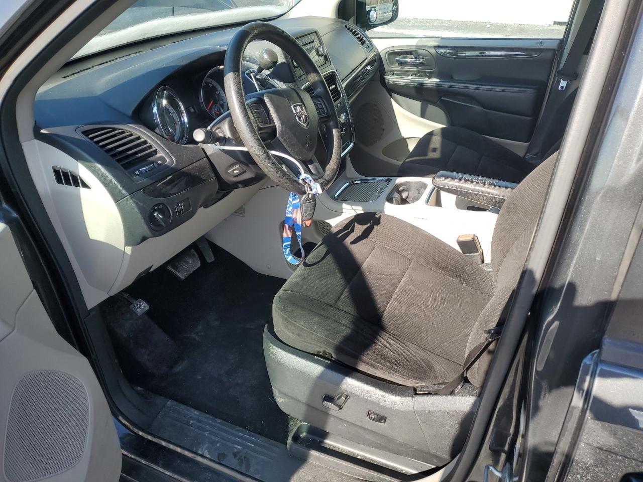 2012 Dodge Caravan - Image 7