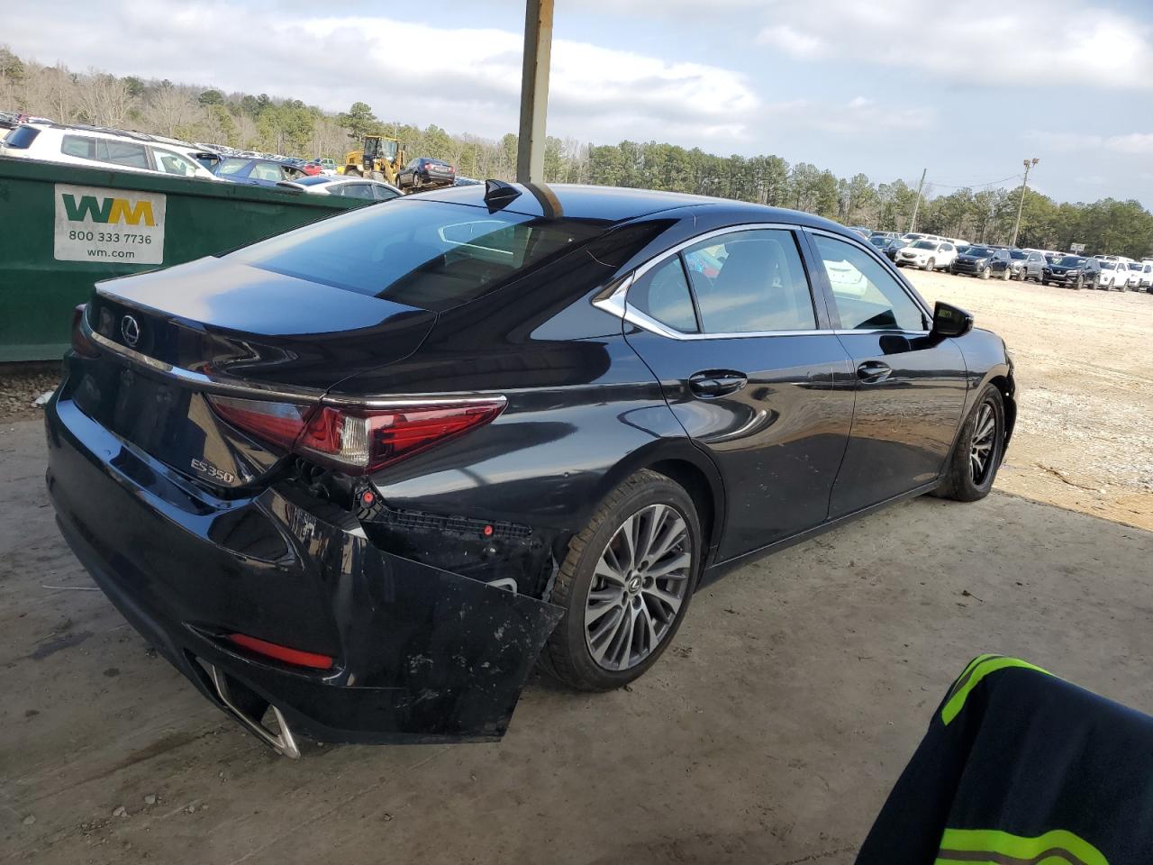 2019 Lexus ES - Image 3