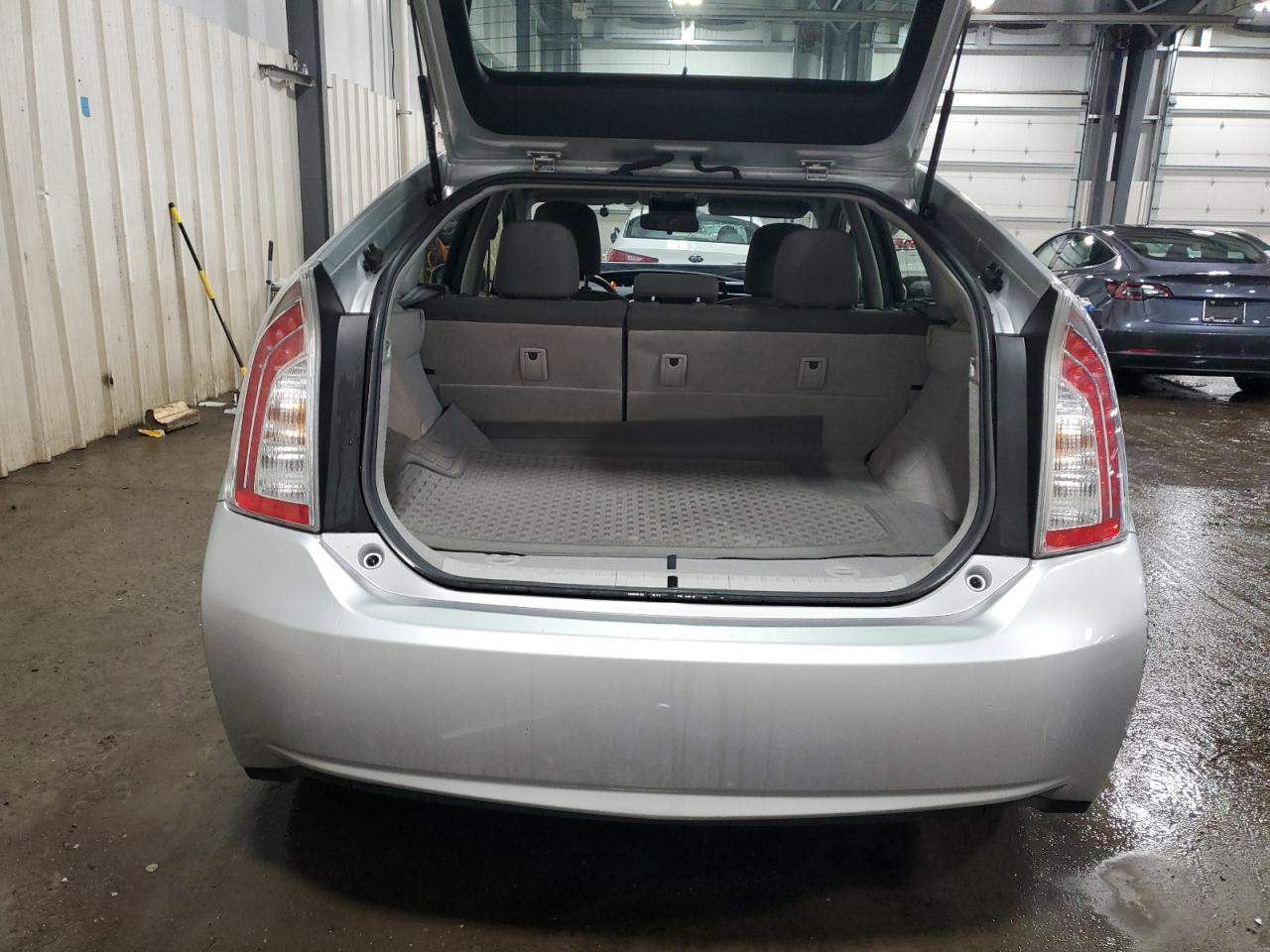 2014 Toyota Prius - Image 6