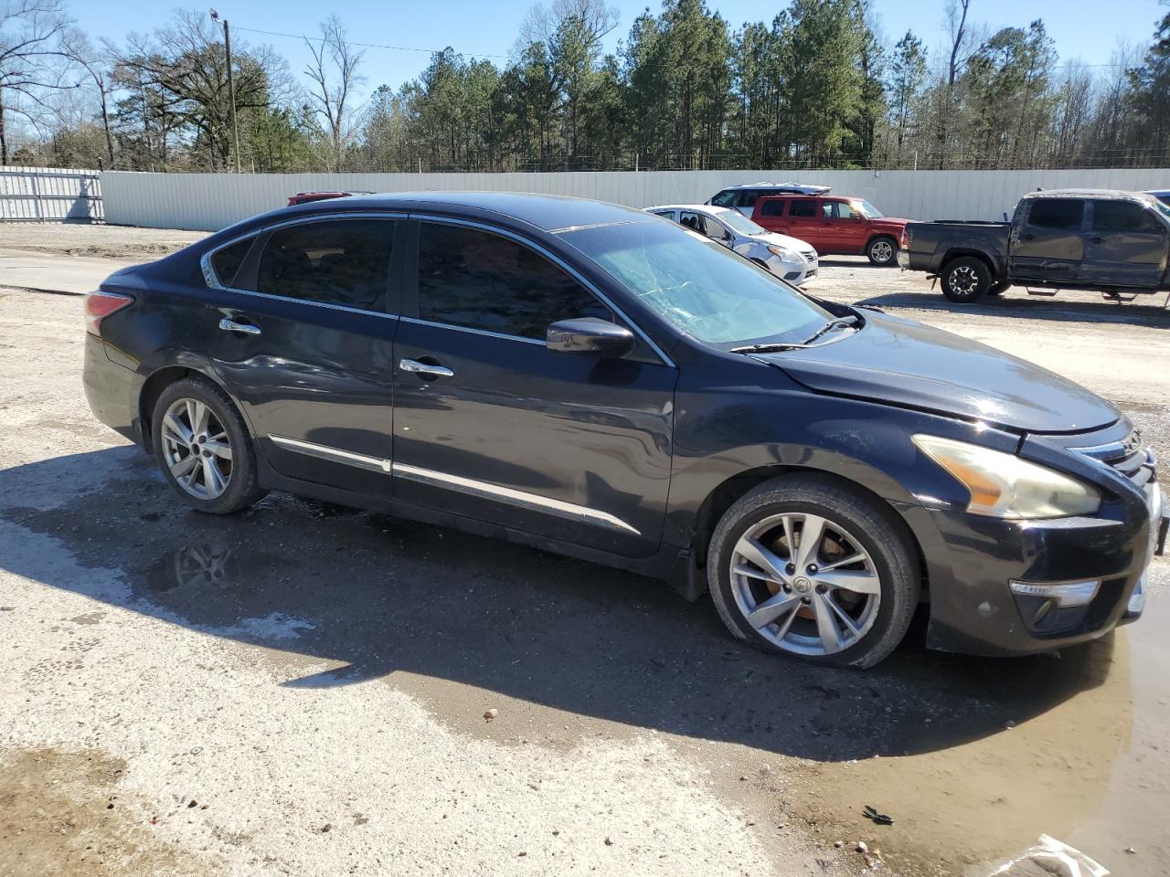 2015 Nissan Altima - Image 4