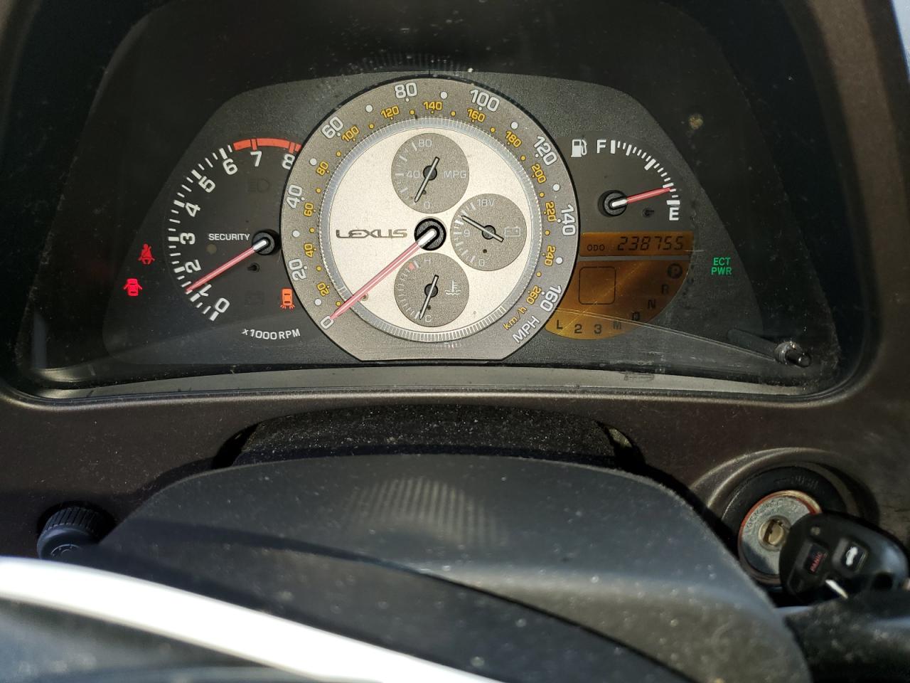2001 Lexus IS - Image 9