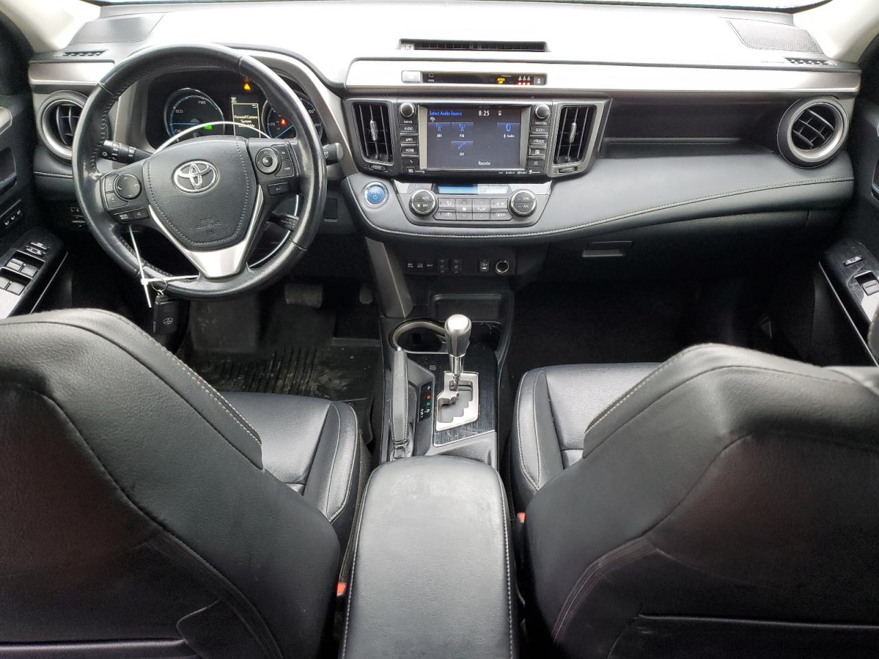 2018 Toyota RAV 4 - Image 8