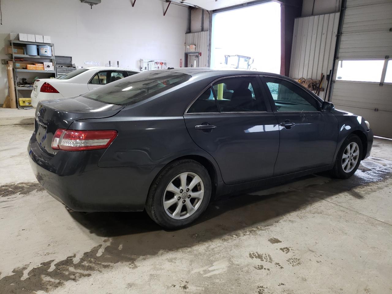 2011 Toyota Camry - Image 3