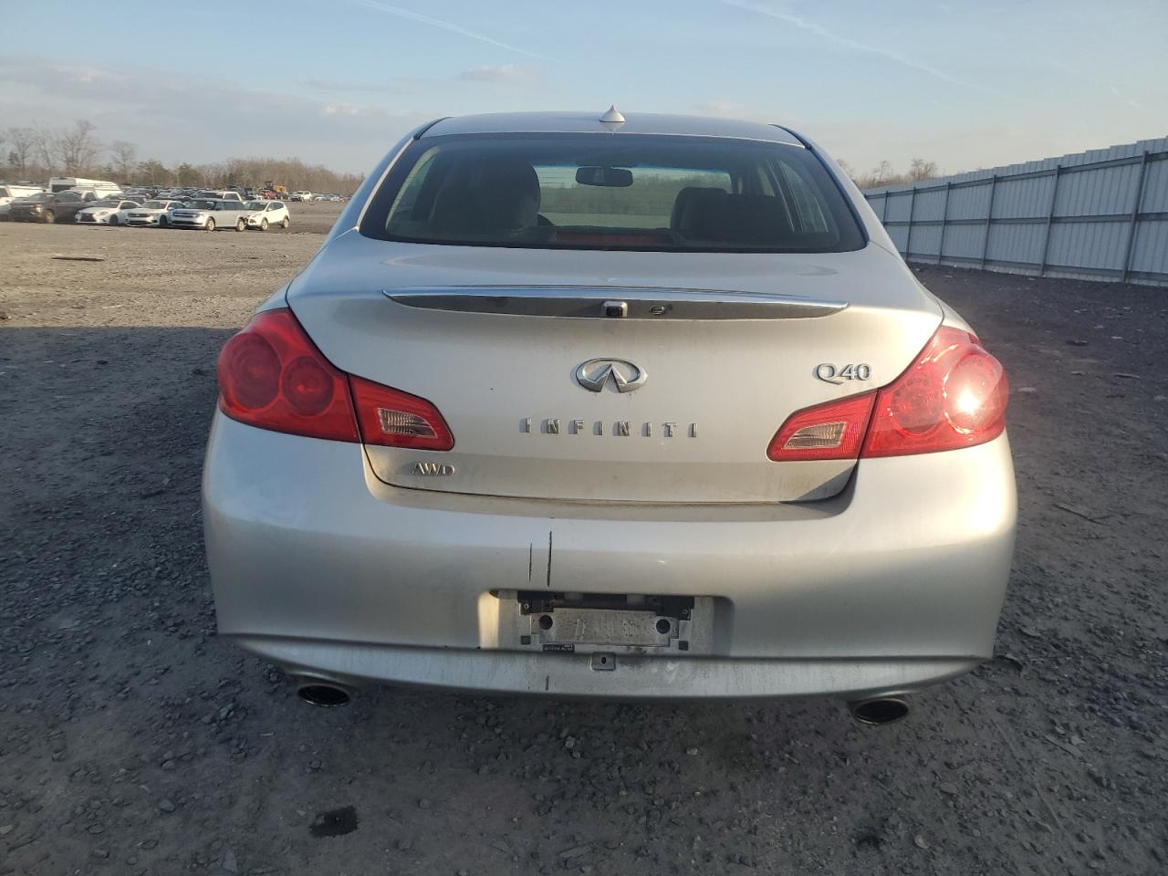 2015 Infiniti Q40 - Image 6