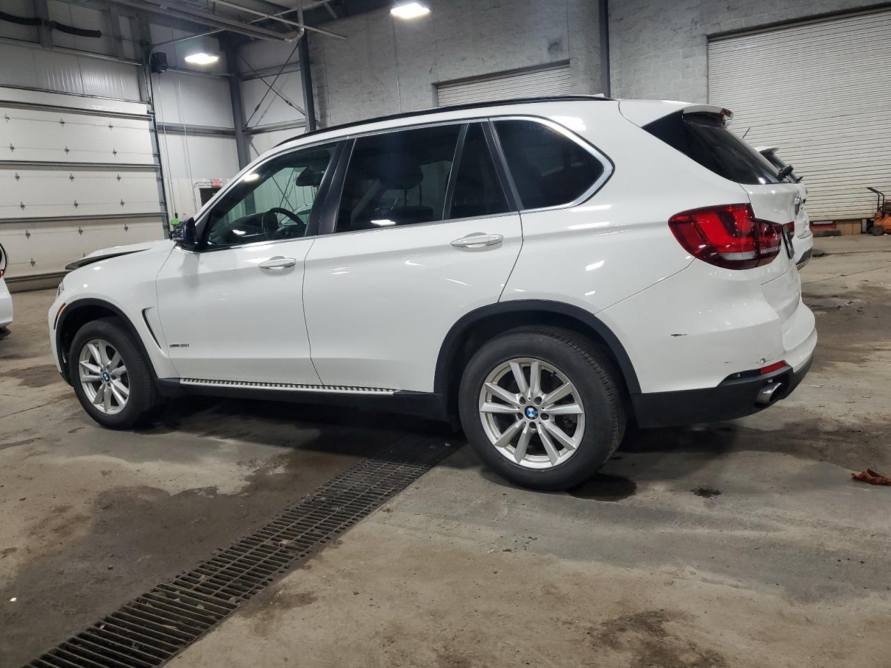 2015 BMW X5 - Image 2