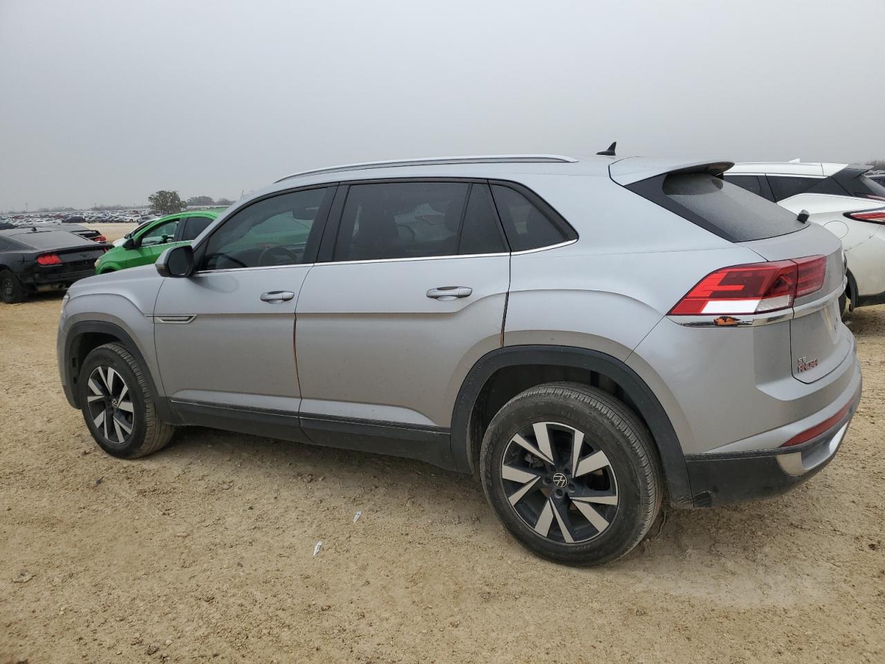 2020 Volkswagen Atlas - Image 2