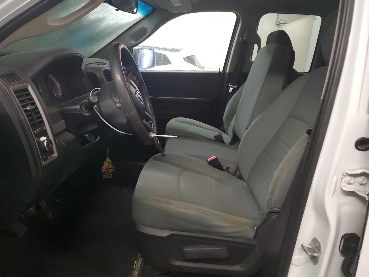 2016 RAM 1500 - Image 7