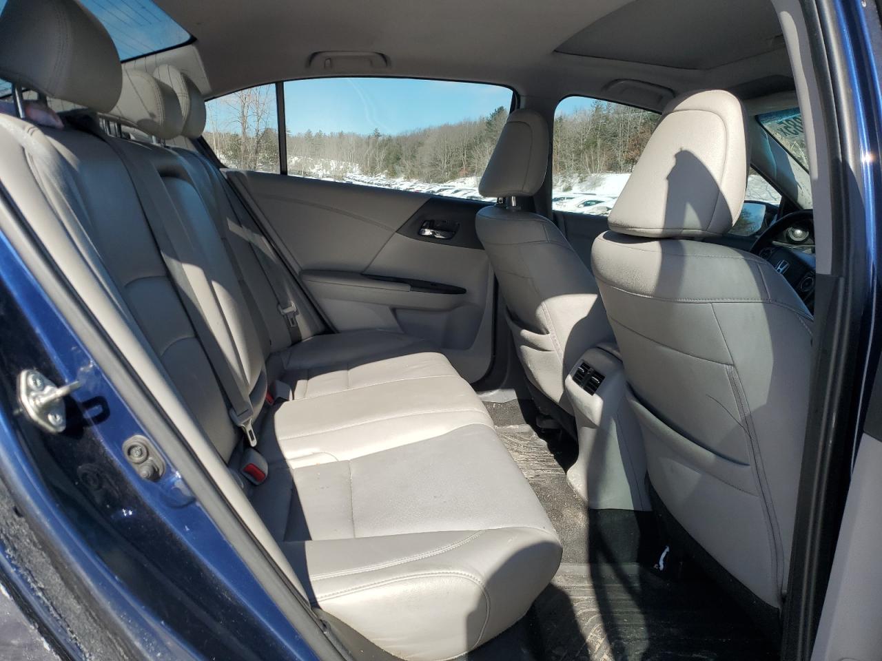 2015 Honda Accord - Image 10