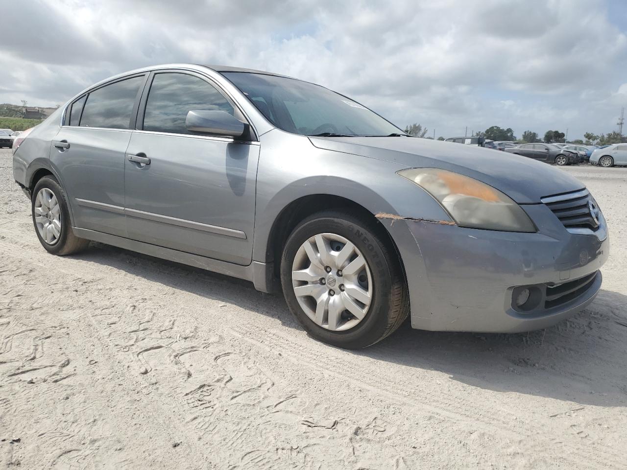 2009 Nissan Altima - Image 4