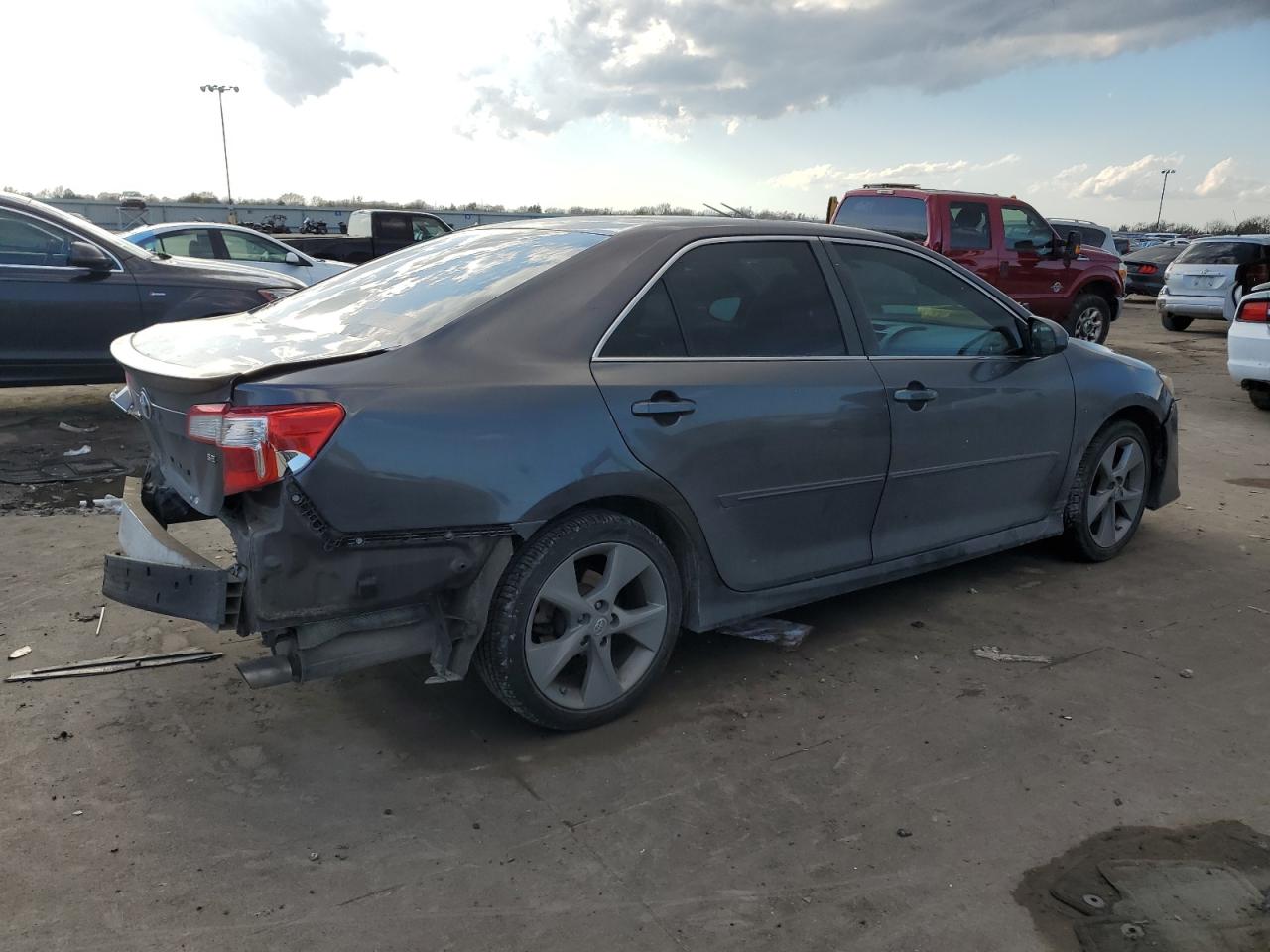 2014 Toyota Camry - Image 3
