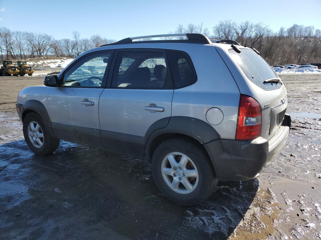 2005 Hyundai Tucson - Image 2