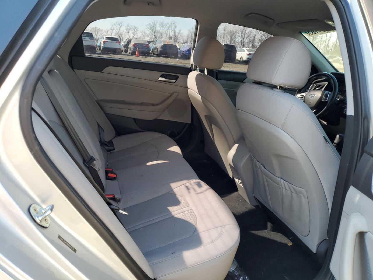 2018 Hyundai Sonata - Image 11