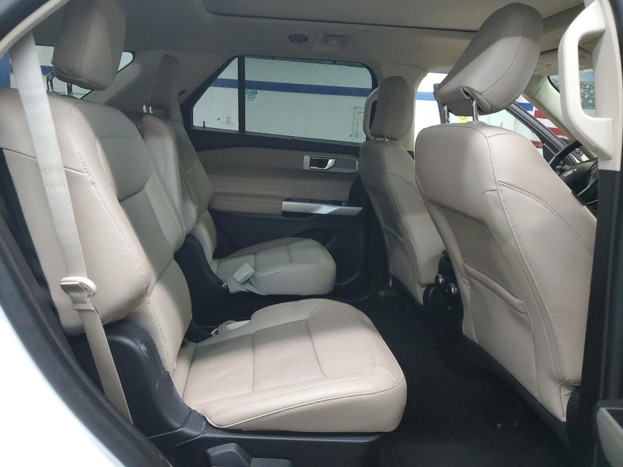 2021 Ford Explorer - Image 11
