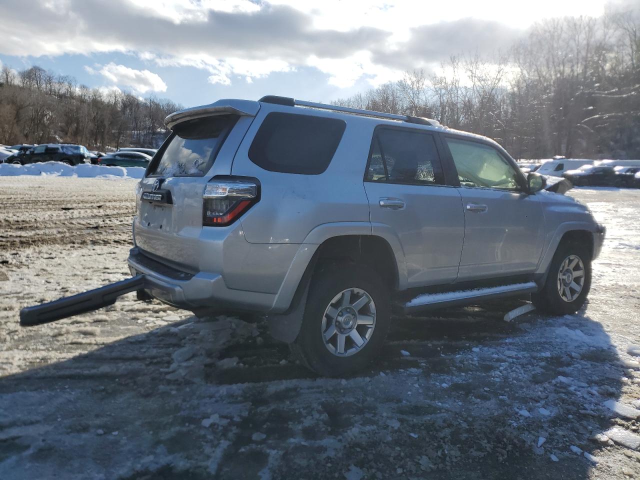 2016 Toyota 4Runner - Image 3