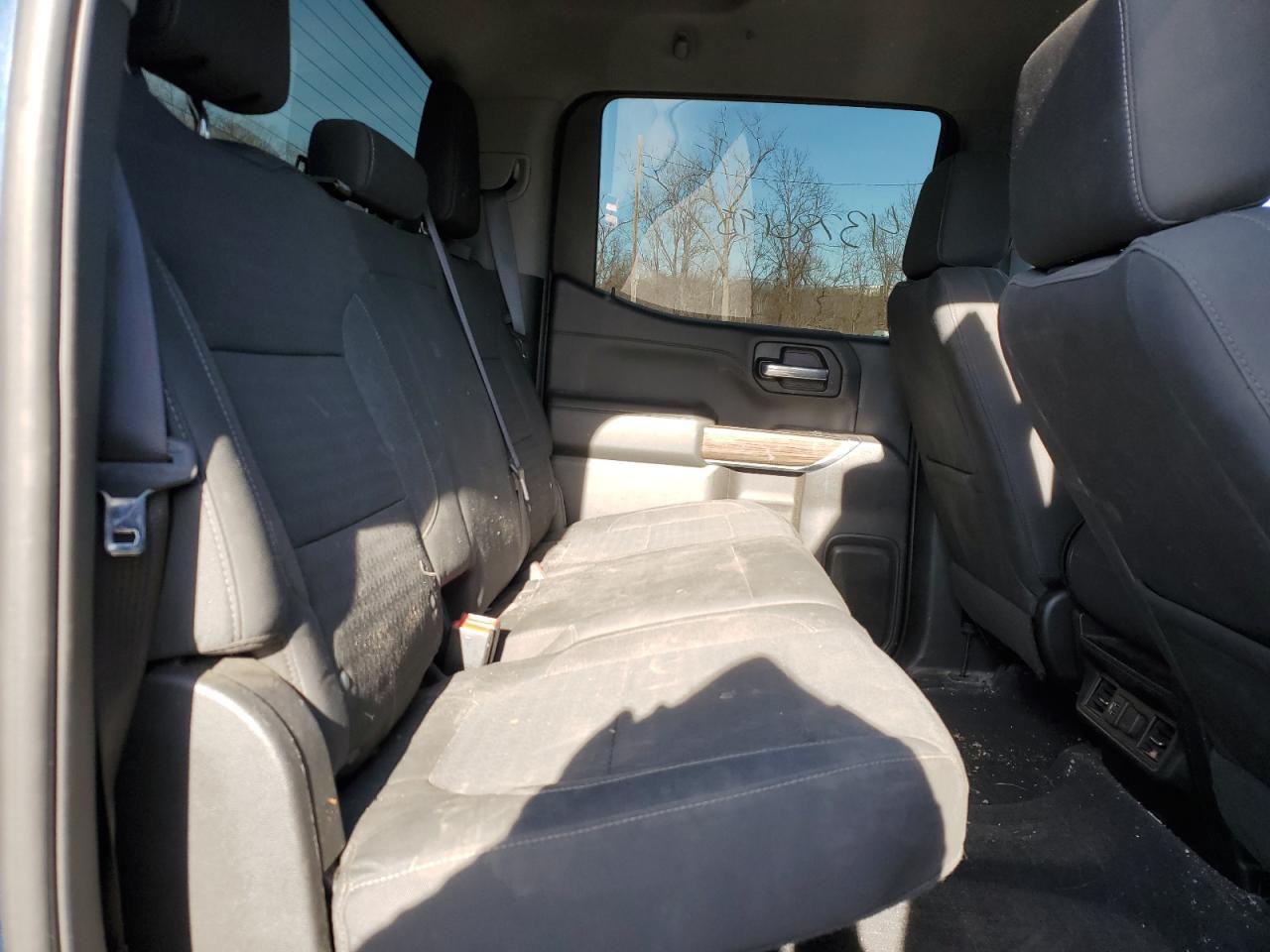 2019 Chevrolet Silverado - Image 10
