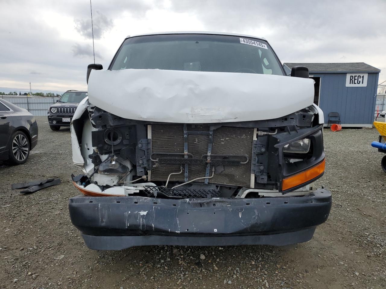 2017 Chevrolet Express - Image 5