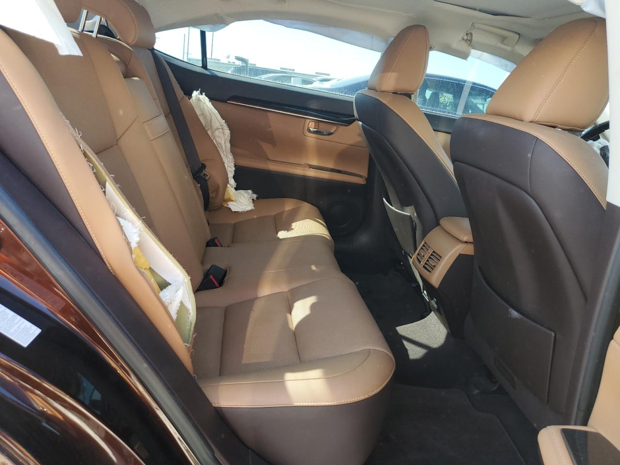 2016 Lexus ES - Image 10