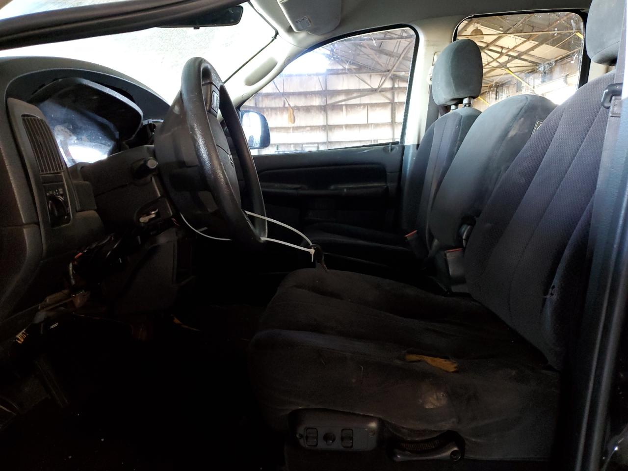 2004 Dodge RAM - Image 7