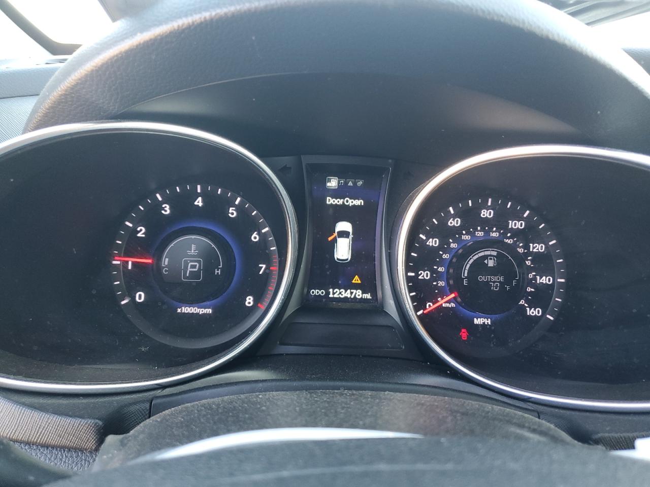 2013 Hyundai Santa Fe - Image 9