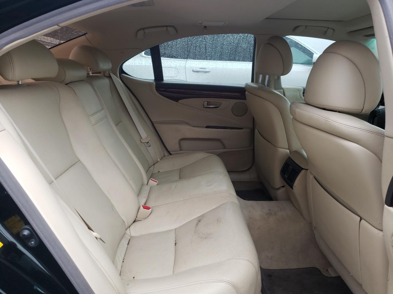 2010 Lexus LS - Image 10