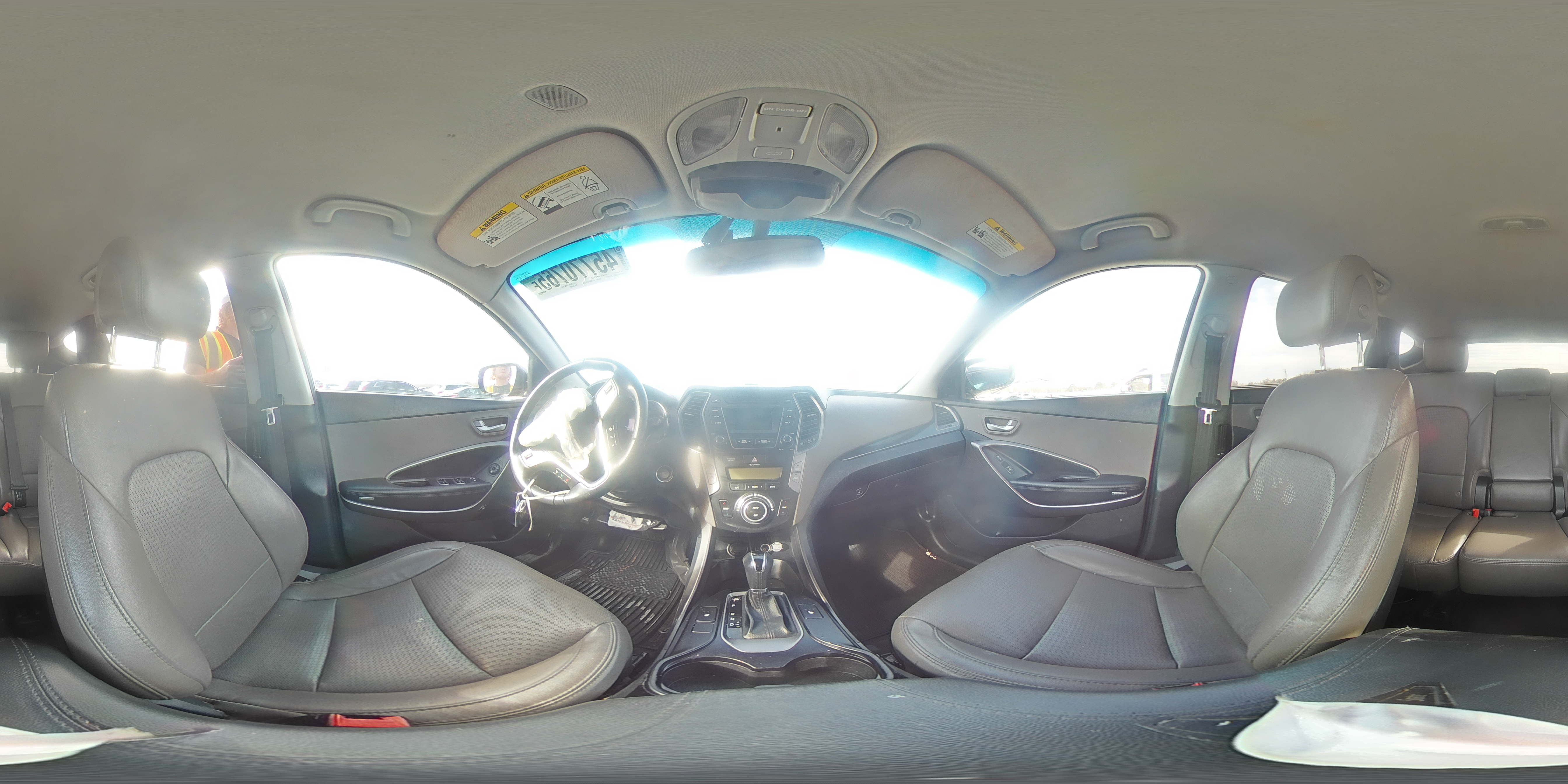 2015 Hyundai Santa Fe - Image 13