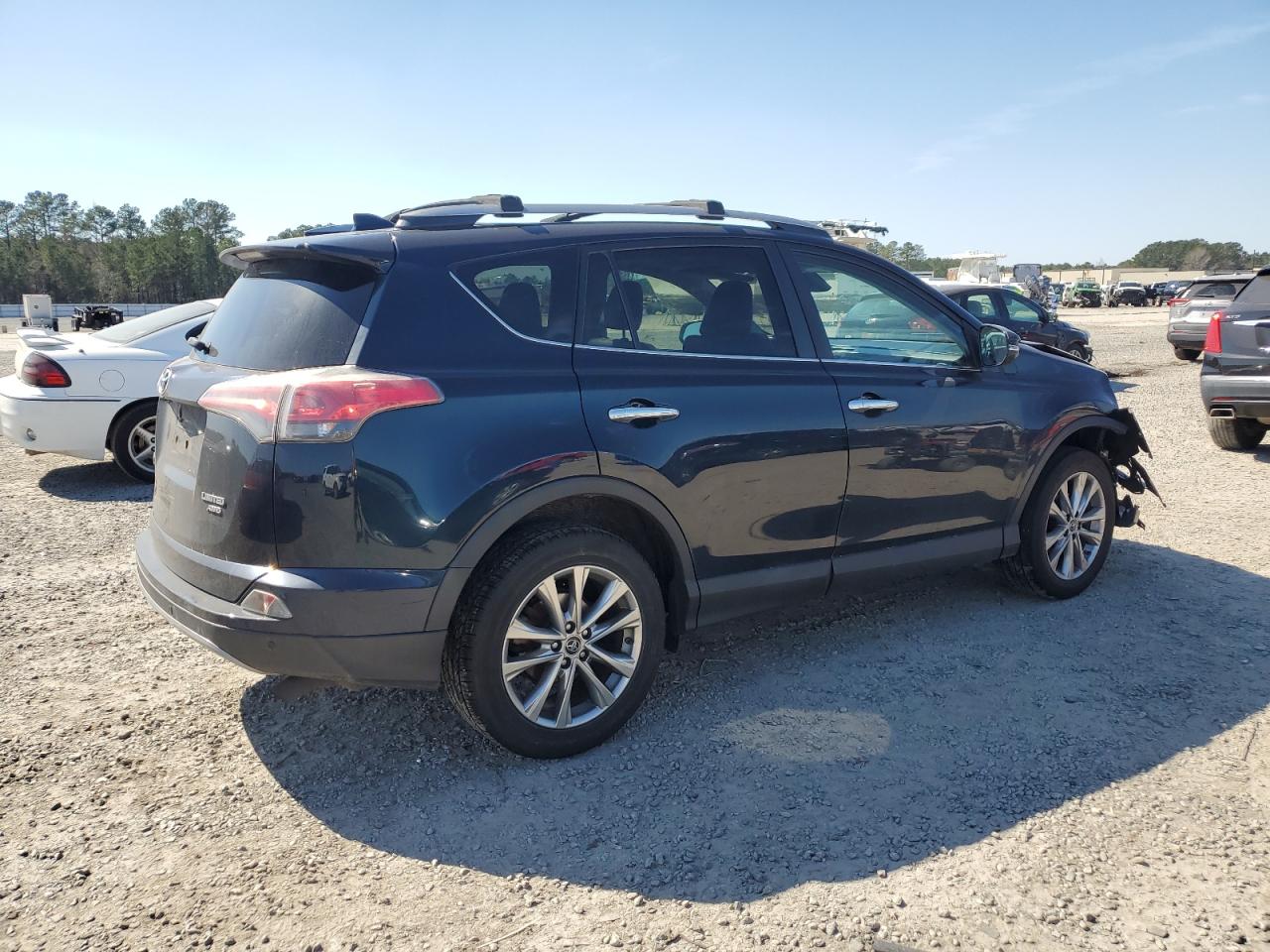 2017 Toyota RAV 4 - Image 3
