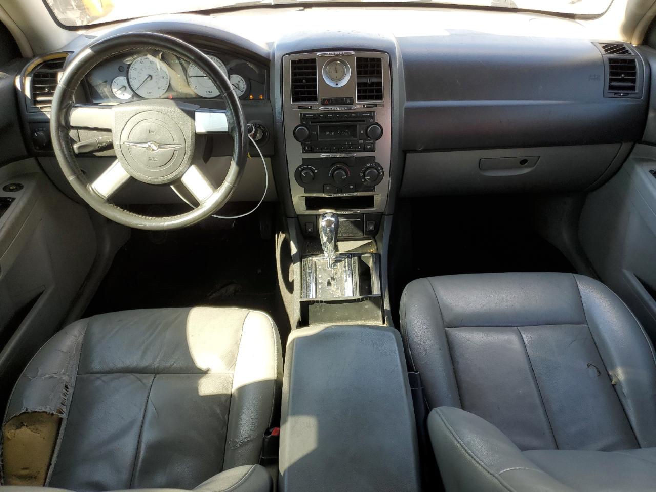 2006 Chrysler 300 - Image 8