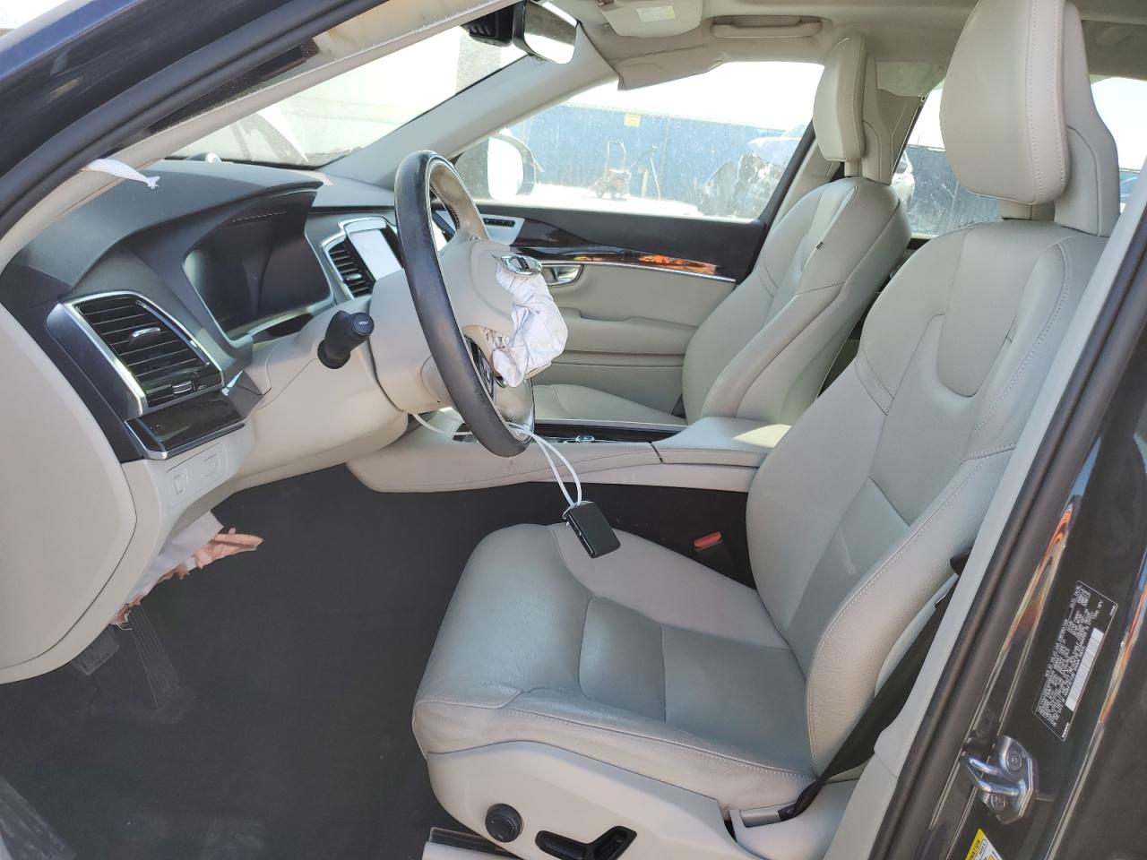 2016 Volvo XC90 - Image 7
