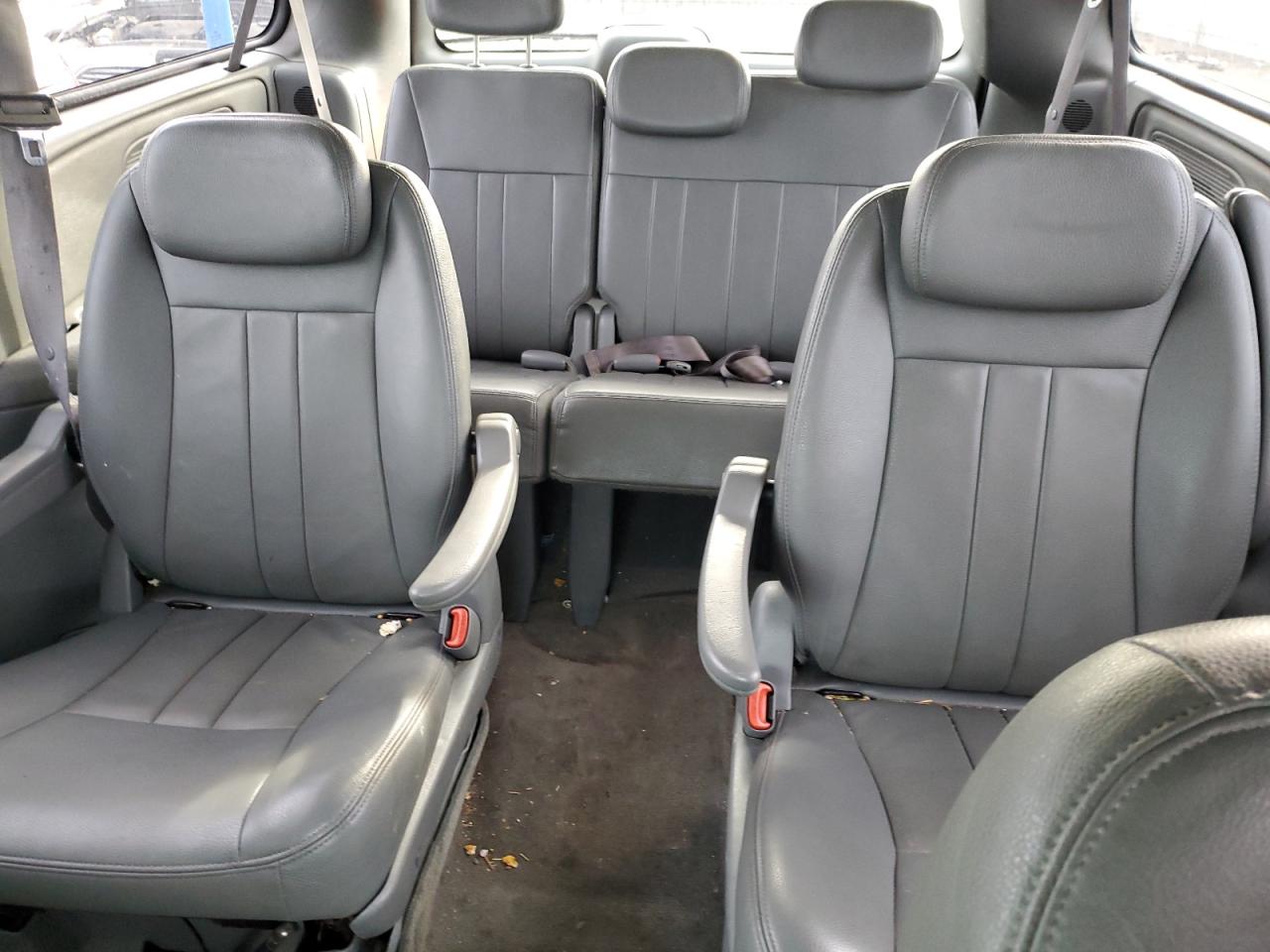 2007 Dodge Caravan - Image 10