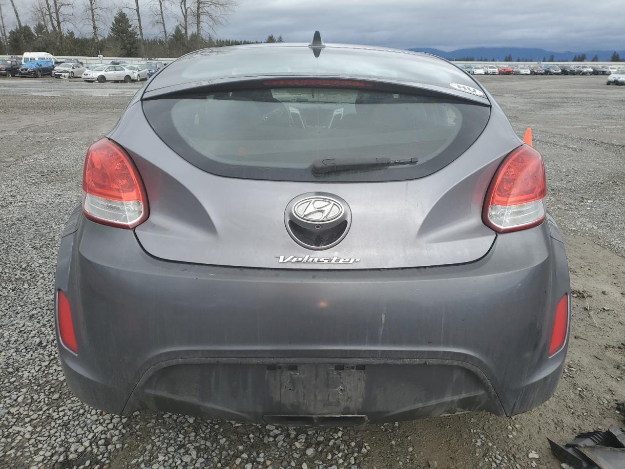 2016 Hyundai Veloster - Image 6