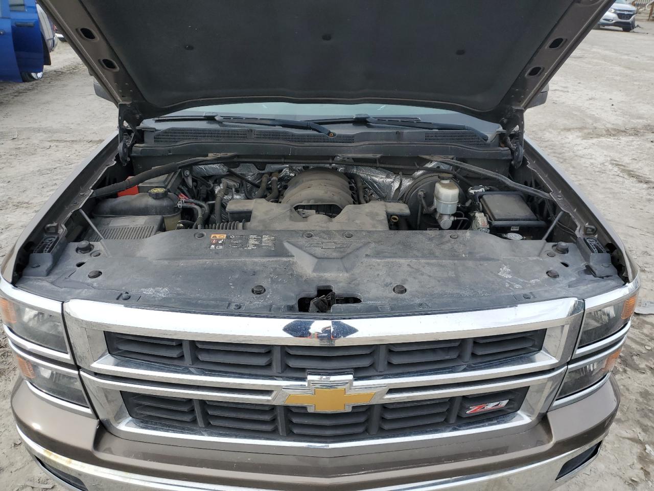 2015 Chevrolet Silverado - Image 12