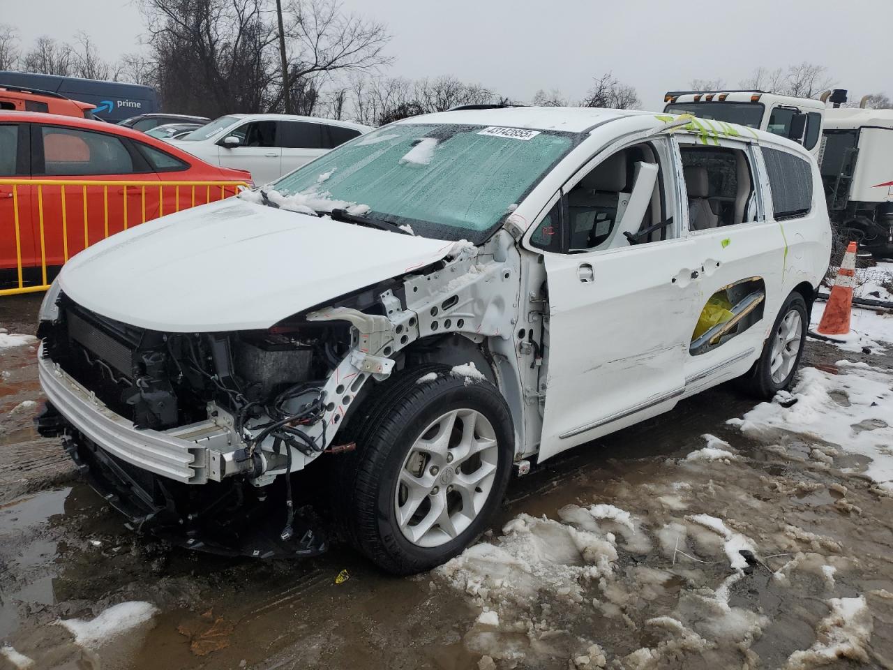 2018 Chrysler Pacifica - Image 1